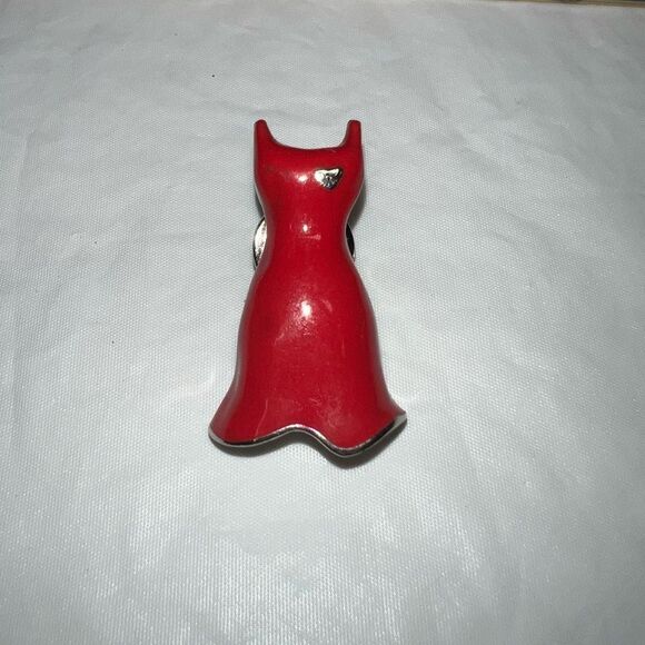 Heart Disease Awareness Red Dress Pin - Picture 1 of 7
